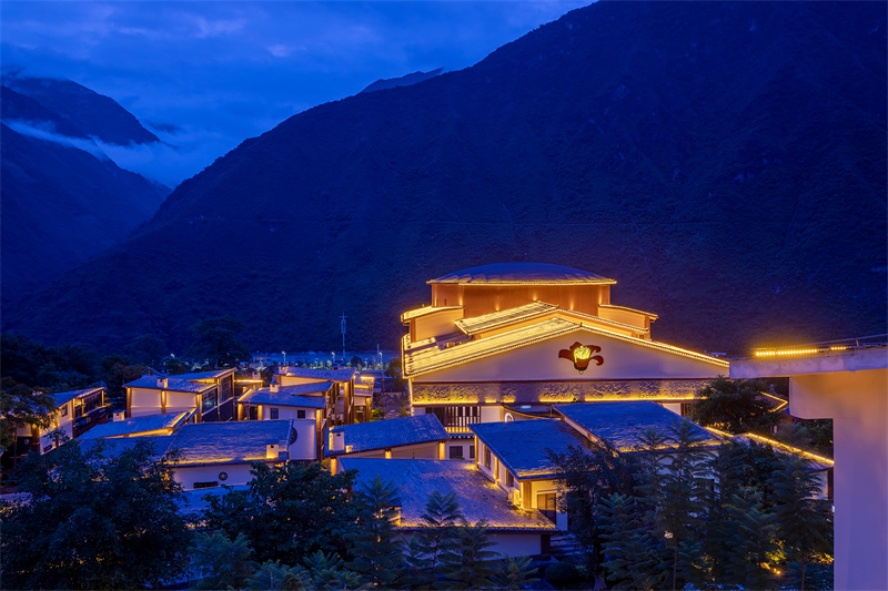 怒江百花山居酒店